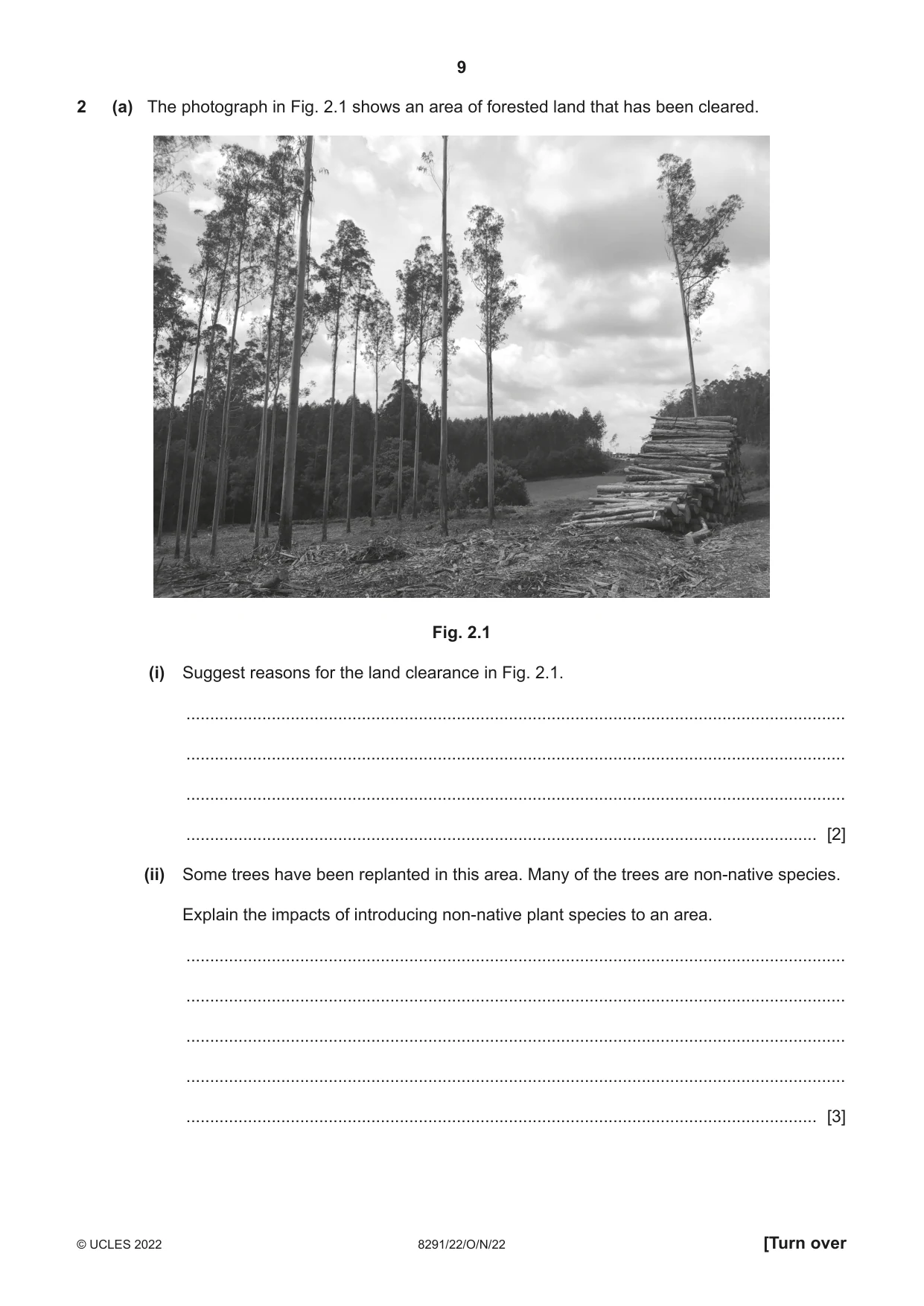 Cambridge A Level Environmental Management (AS only) 8291 2022 Oct/Nov Paper 2 · Variant 2 question paper, page 9 of 20