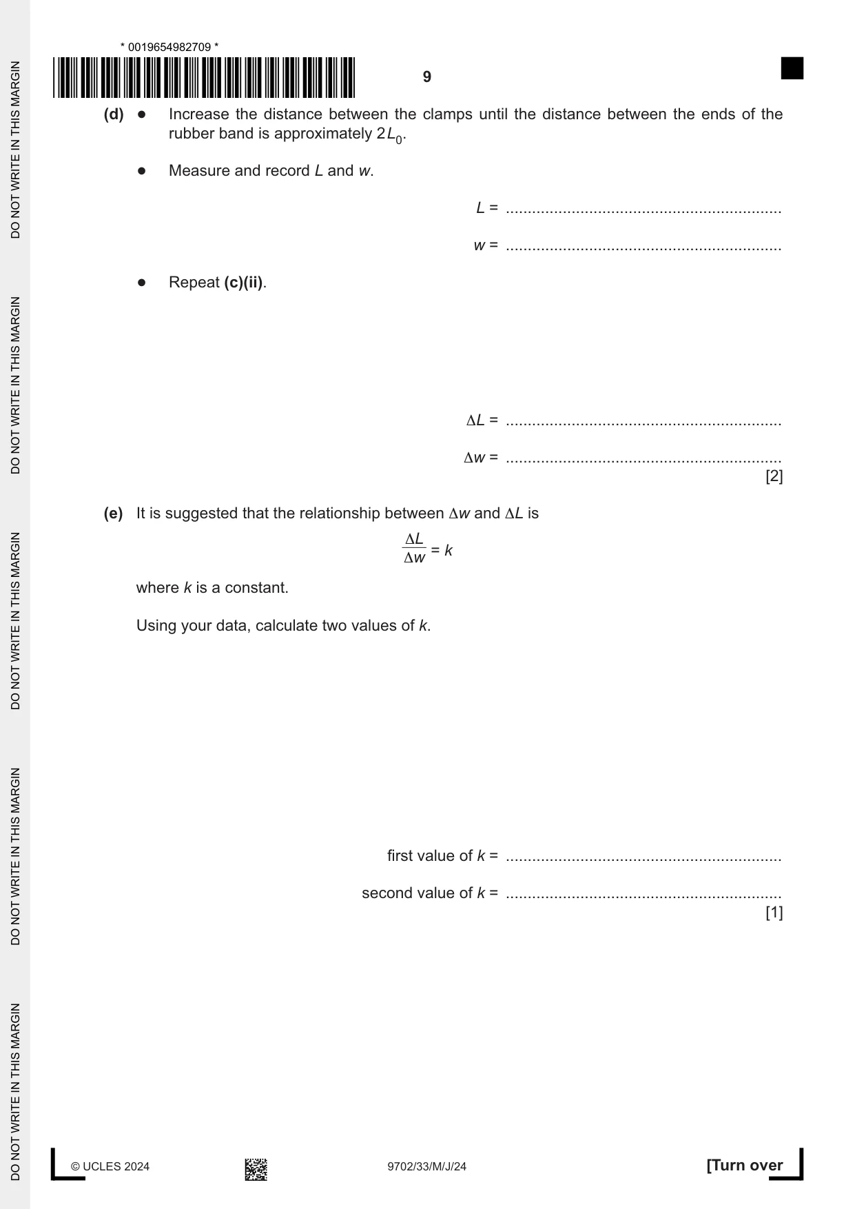 Cambridge A Level Physics 9702 2024 May/June Paper 3 · Variant 3 question paper, page 9 of 12