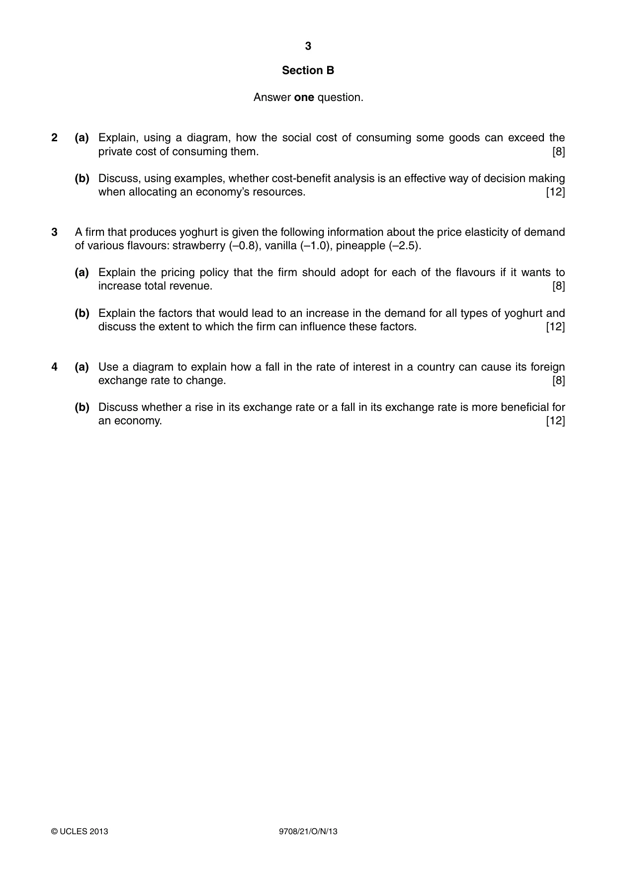 Cambridge A Level Economics 9708 2013 Oct/Nov Paper 2 · Variant 1 question paper, page 3 of 4