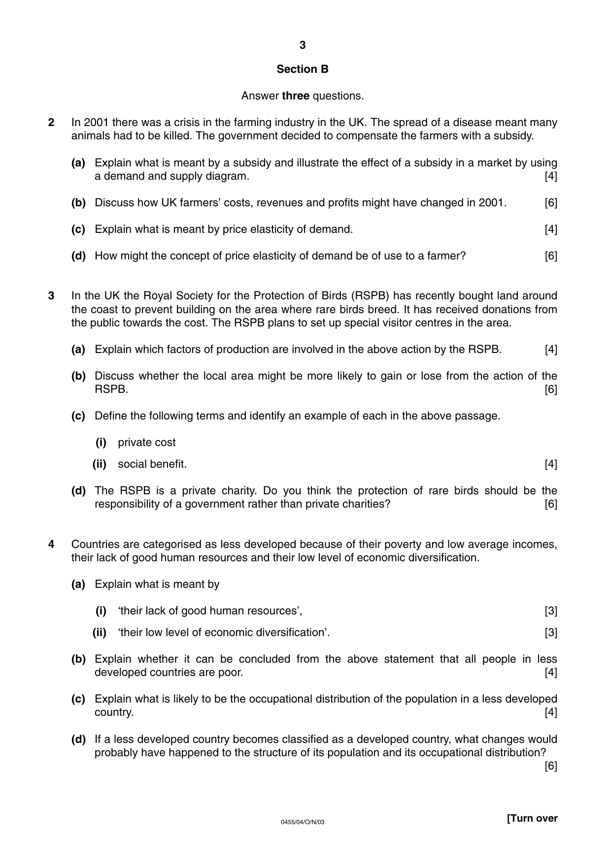 Cambridge IGCSE Economics 0455 2003 Oct/Nov Paper 4 · Variant 1 question paper, page 3 of 4