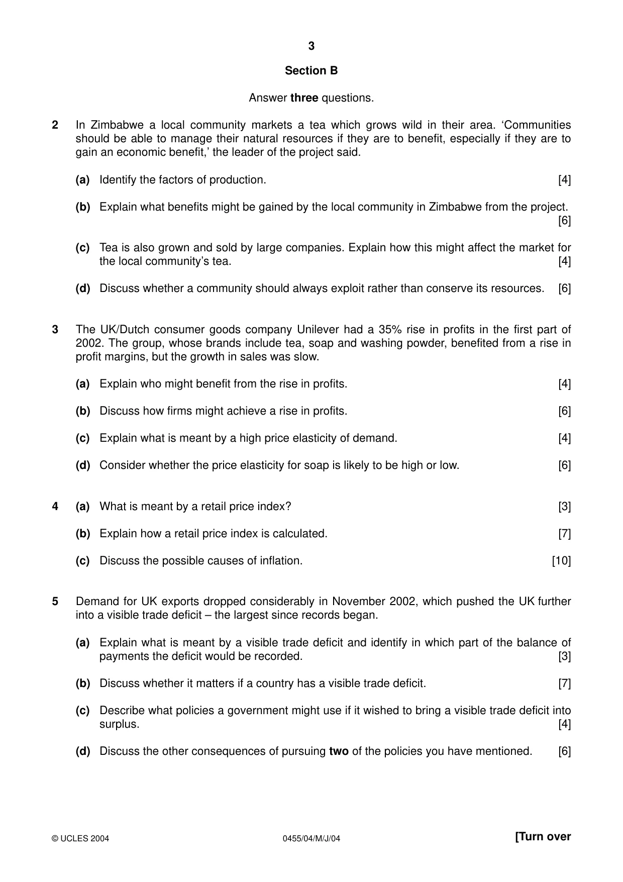 Cambridge IGCSE Economics 0455 2004 May/June Paper 4 · Variant 1 question paper, page 3 of 4