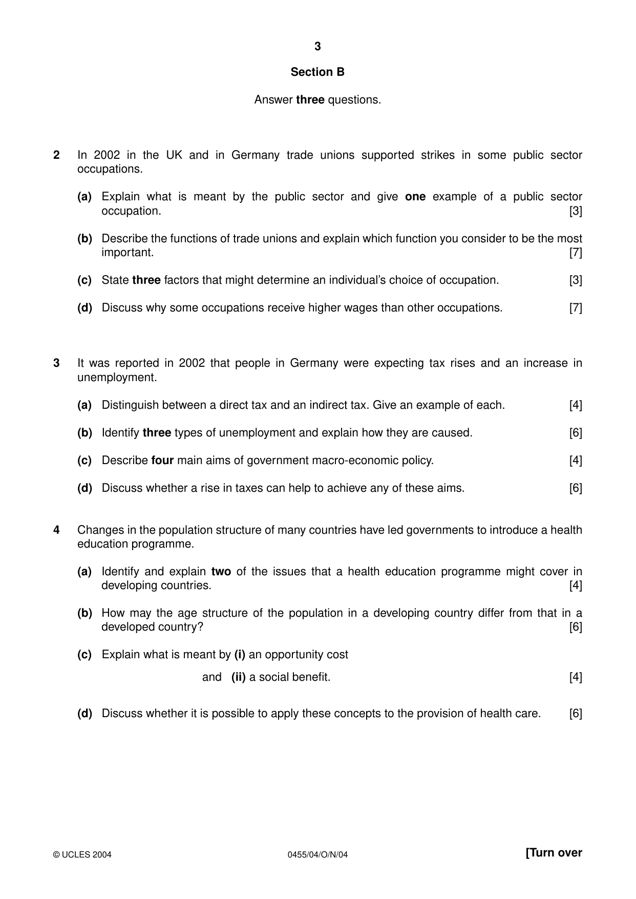 Cambridge IGCSE Economics 0455 2004 Oct/Nov Paper 4 · Variant 1 question paper, page 3 of 4