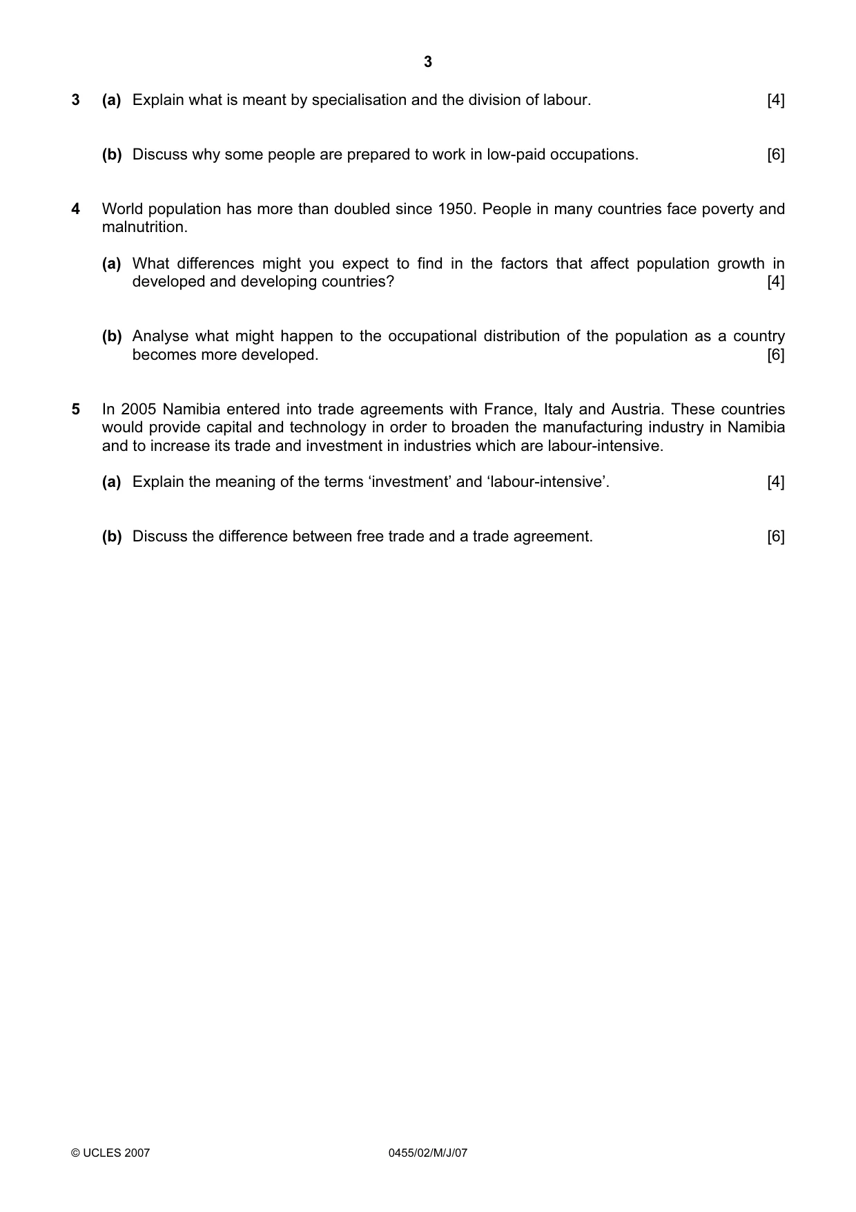 Cambridge IGCSE Economics 0455 2007 May/June Paper 2 · Variant 1 question paper, page 3 of 4