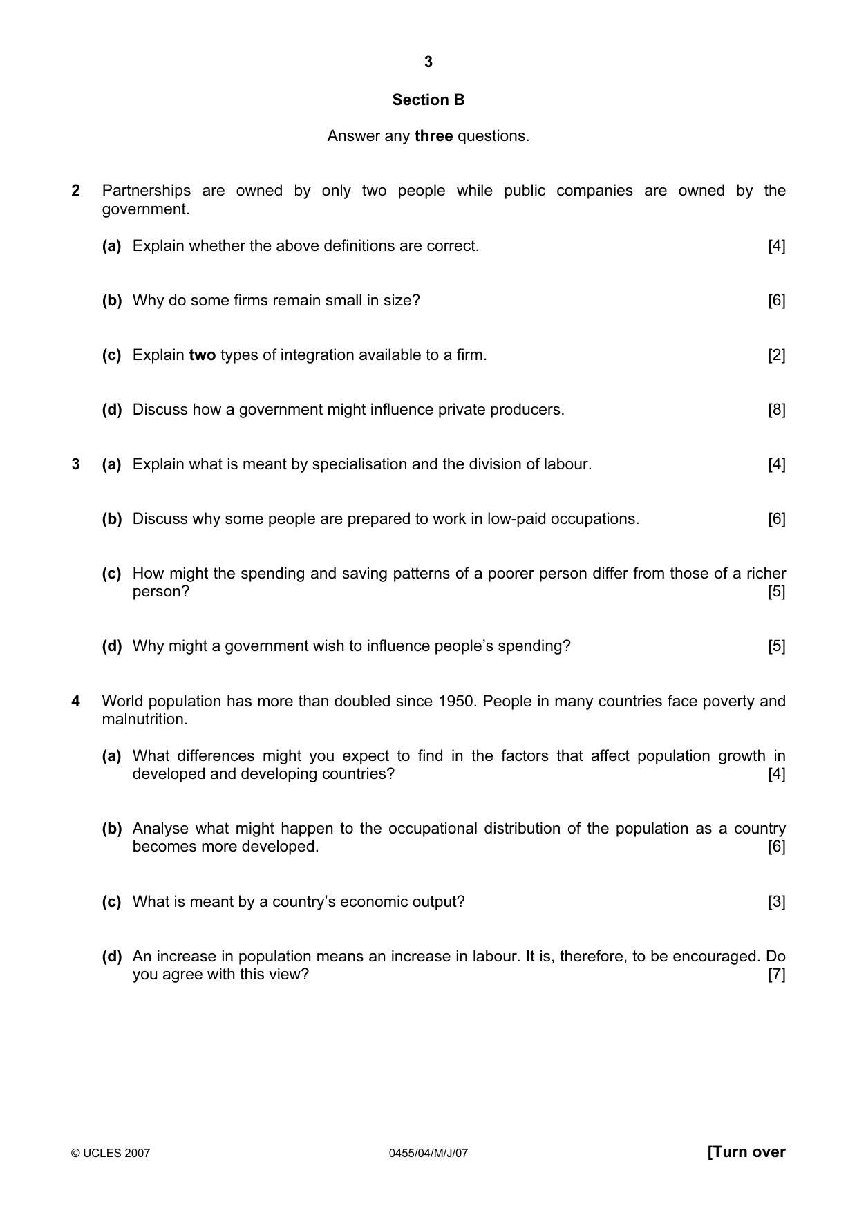 Cambridge IGCSE Economics 0455 2007 May/June Paper 4 · Variant 1 question paper, page 3 of 4