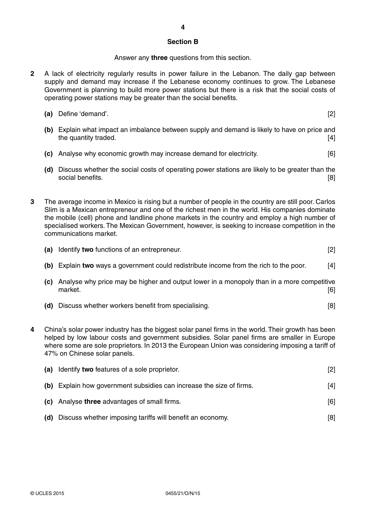 Cambridge IGCSE Economics 0455 2015 Oct/Nov Paper 2 · Variant 1 question paper, page 4 of 8