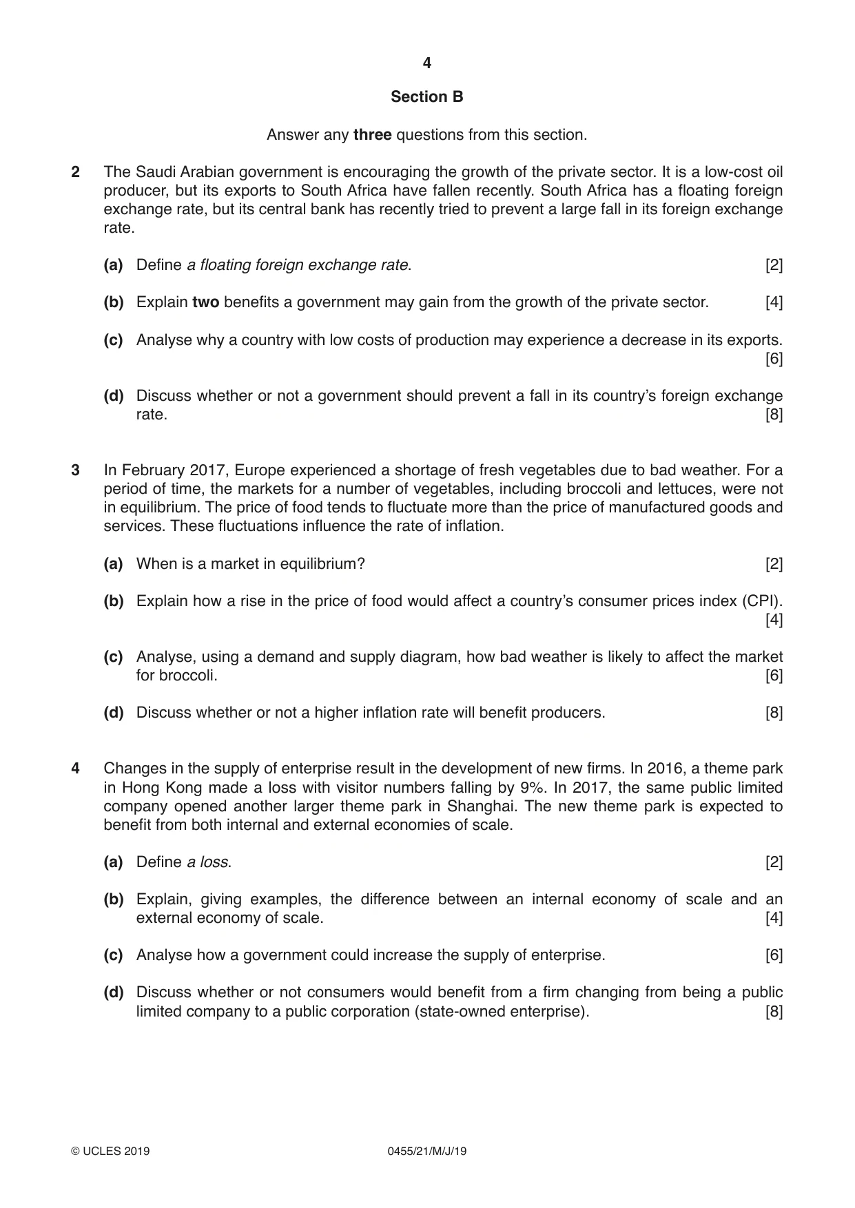 Cambridge IGCSE Economics 0455 2019 May/June Paper 2 · Variant 1 question paper, page 4 of 8