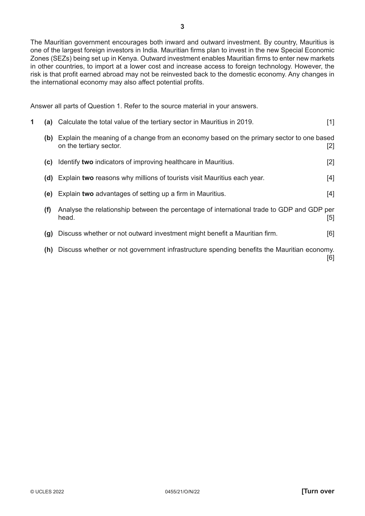 Cambridge IGCSE Economics 0455 2022 Oct/Nov Paper 2 · Variant 1 question paper, page 3 of 8