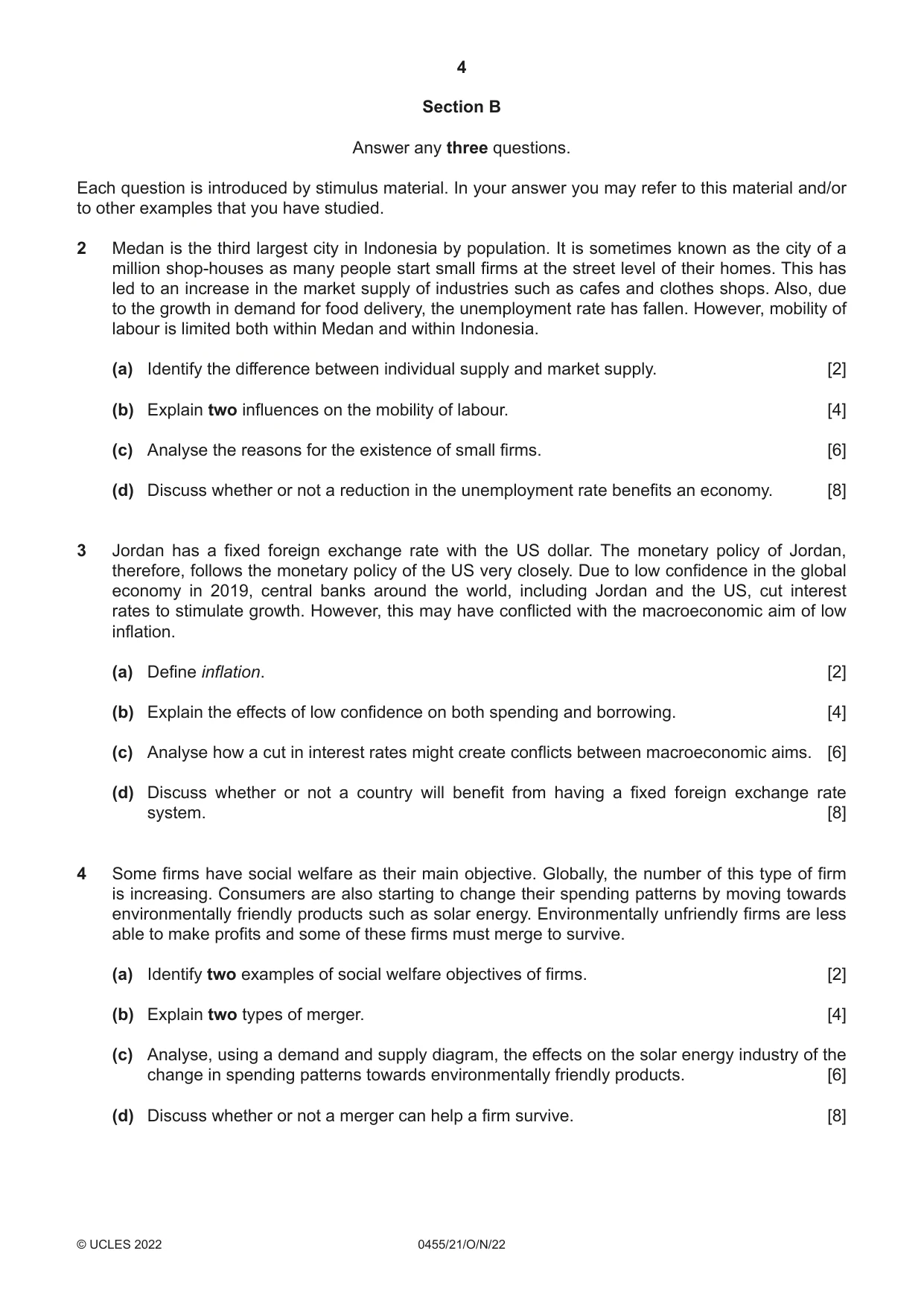 Cambridge IGCSE Economics 0455 2022 Oct/Nov Paper 2 · Variant 1 question paper, page 4 of 8