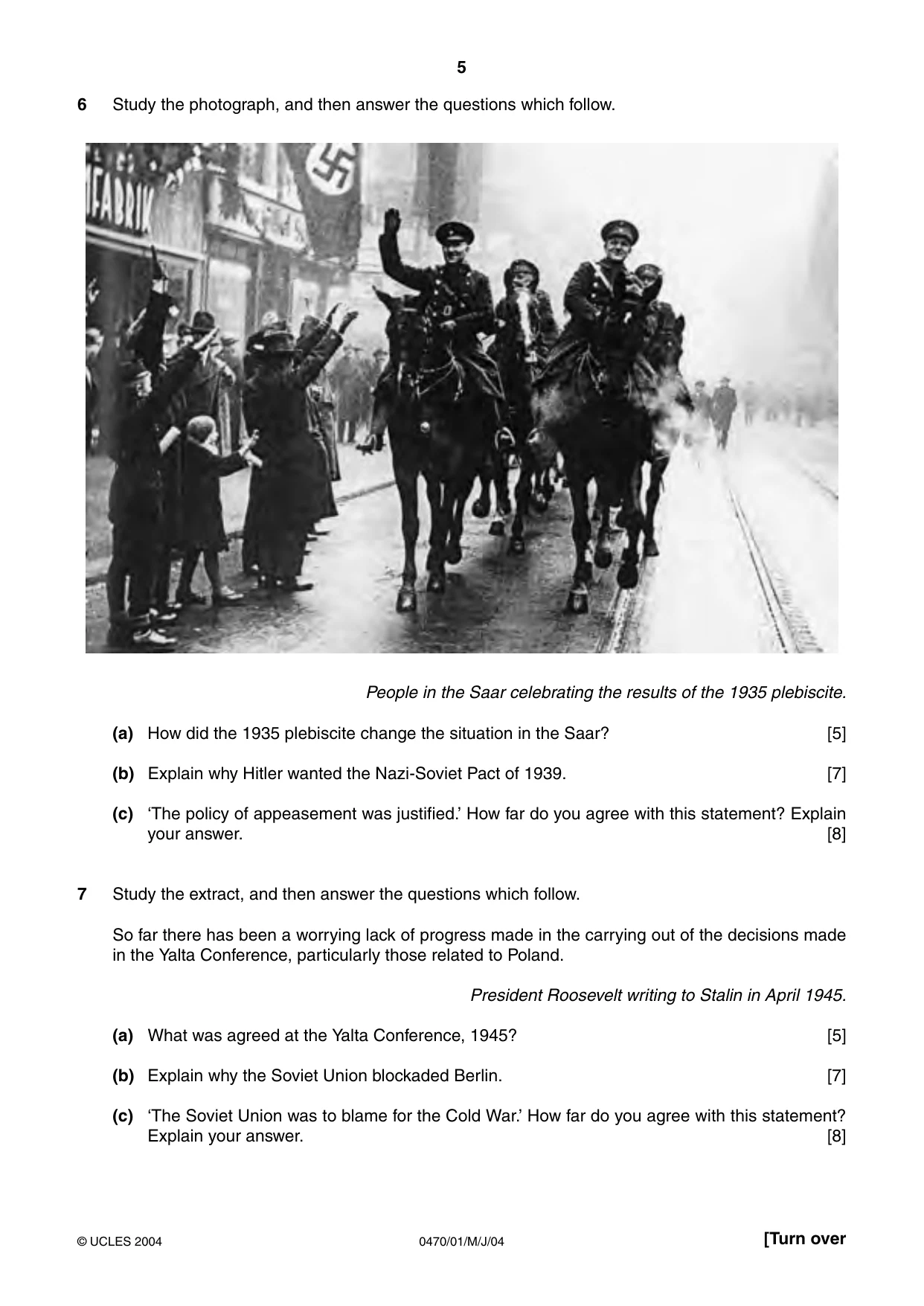 Cambridge IGCSE History 0470 2004 May/June Paper 1 · Variant 1 question paper, page 5 of 20