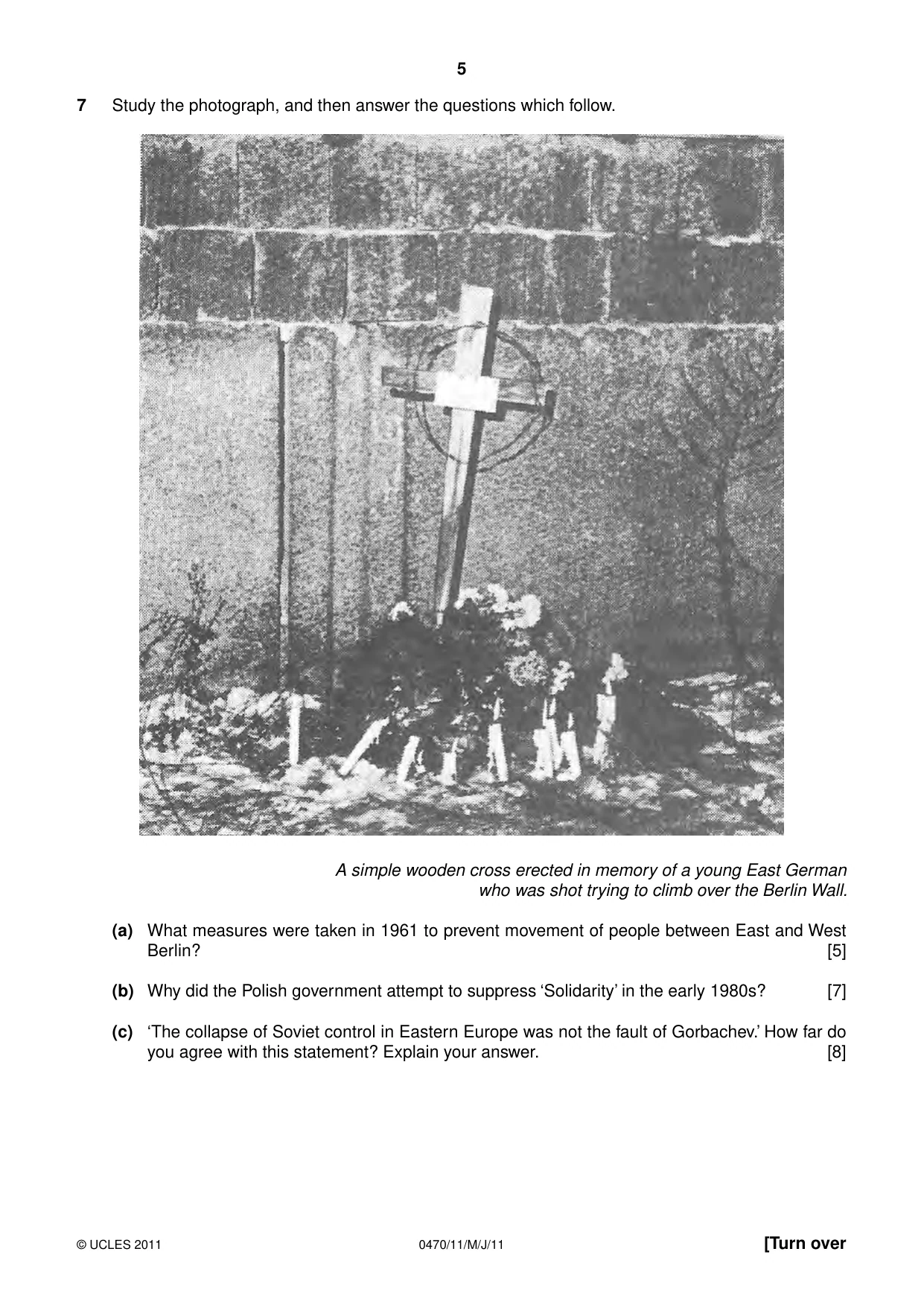 Cambridge IGCSE History 0470 2011 May/June Paper 1 · Variant 1 question paper, page 5 of 20