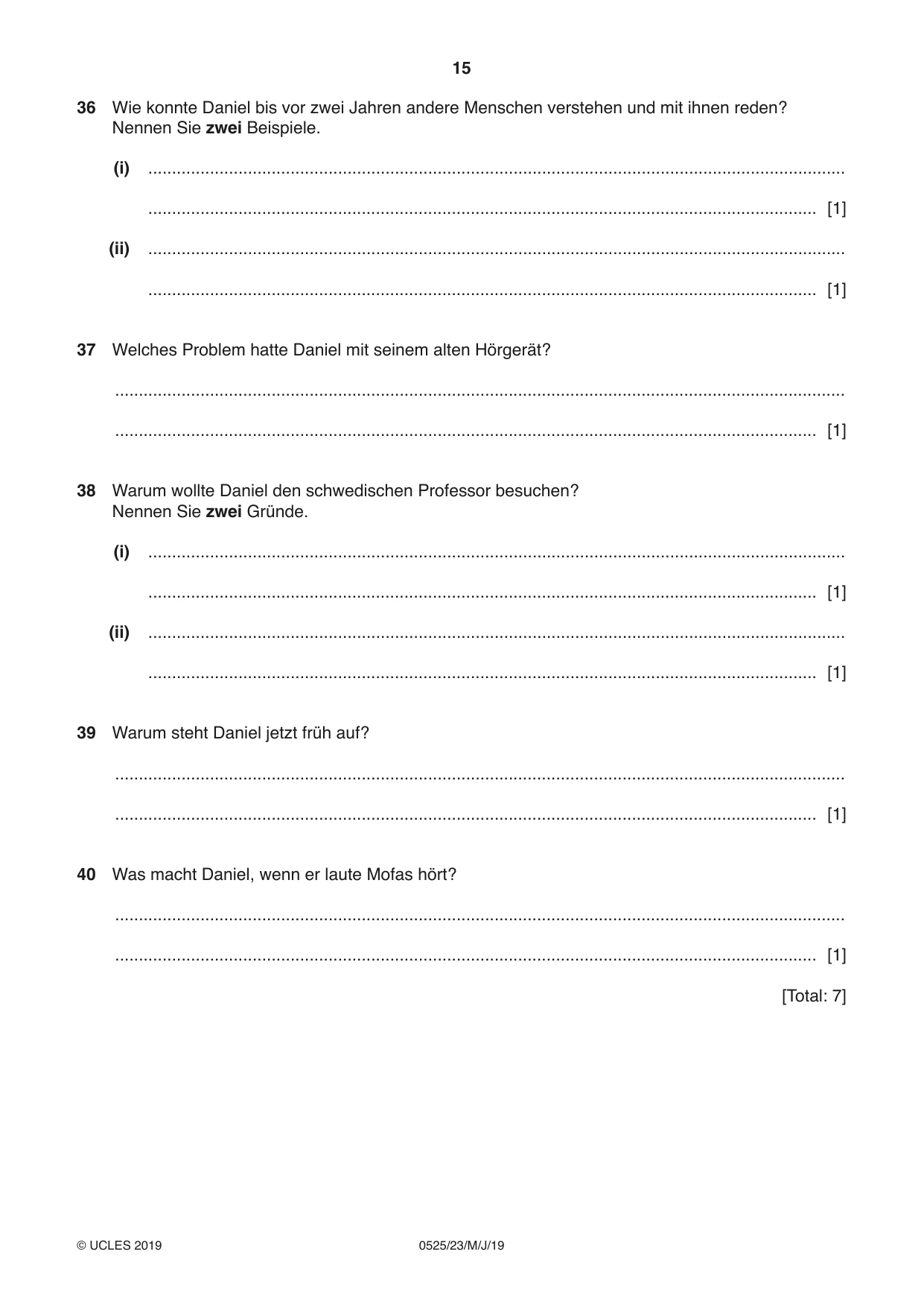 Cambridge IGCSE German - Foreign Language 0525 2019 May/June Paper 2 · Variant 3 question paper, page 15 of 16