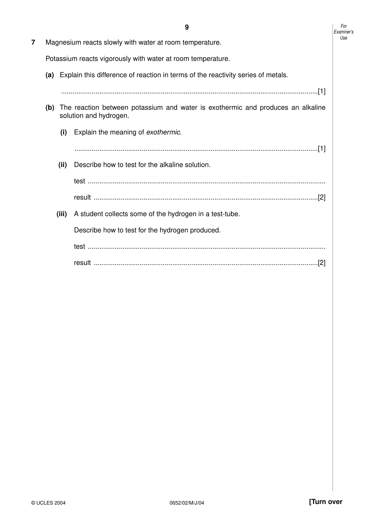 Cambridge IGCSE Physical Science 0652 2004 May/June Paper 2 · Variant 1 question paper, page 9 of 16