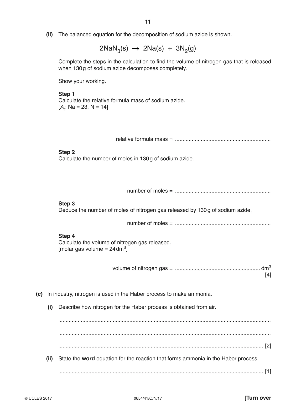 Cambridge IGCSE Sciences - Co-ordinated (Double) 0654 2017 Oct/Nov Paper 4 · Variant 1 question paper, page 11 of 32