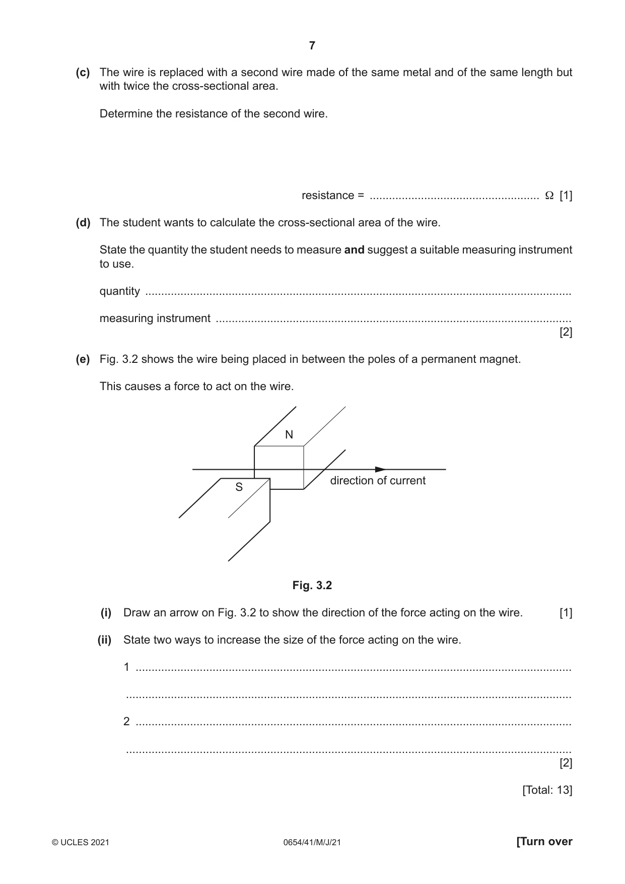 Cambridge IGCSE Sciences - Co-ordinated (Double) 0654 2021 May/June Paper 4 · Variant 1 question paper, page 7 of 28
