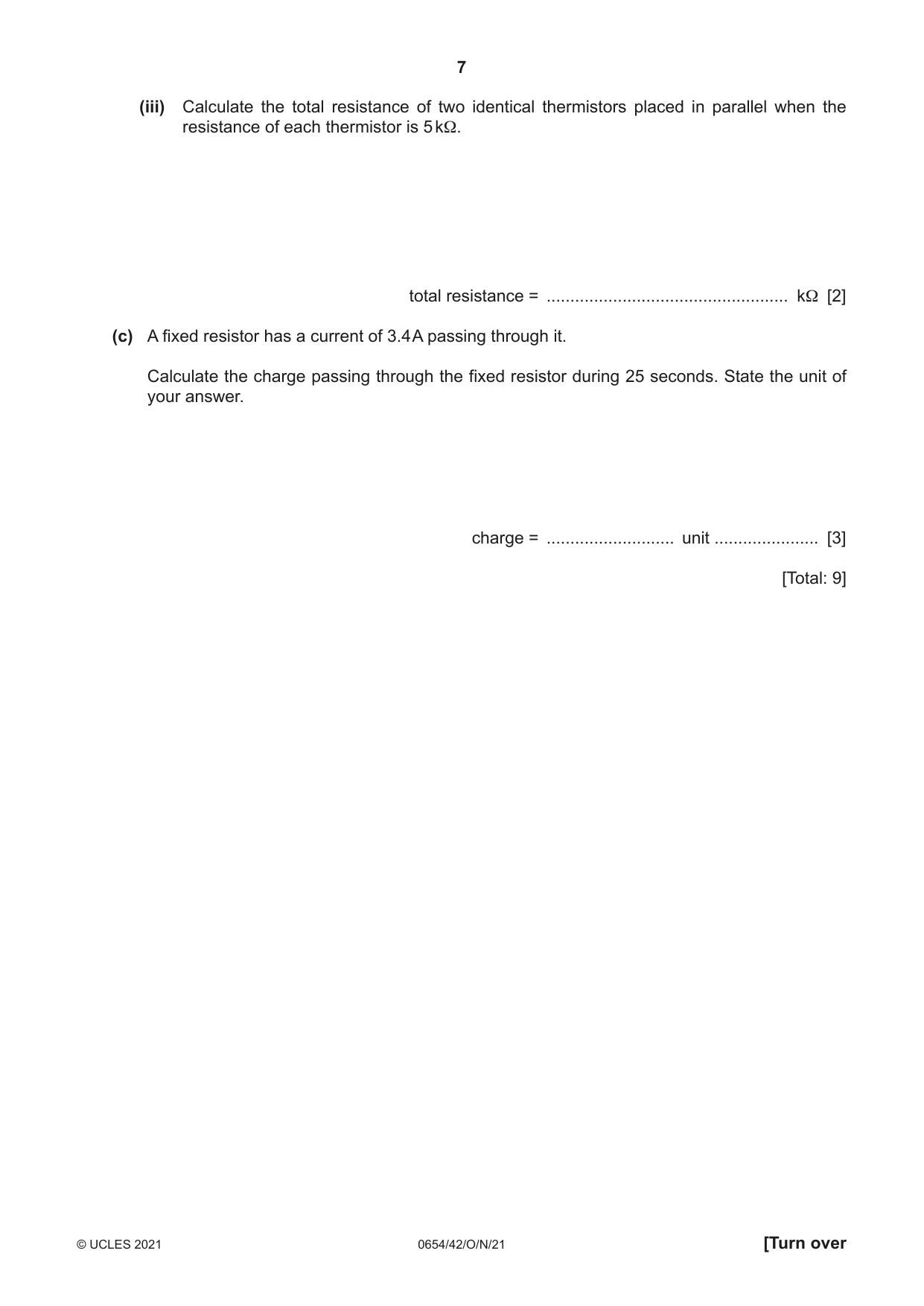 Cambridge IGCSE Sciences - Co-ordinated (Double) 0654 2021 Oct/Nov Paper 4 · Variant 2 question paper, page 7 of 28