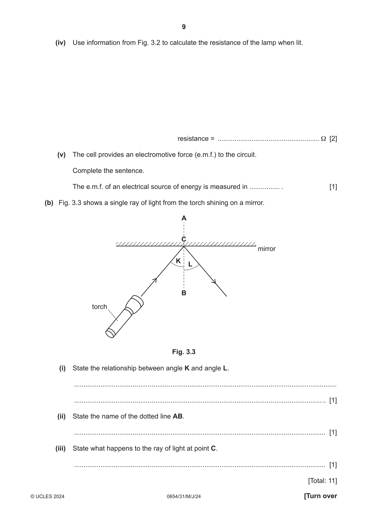 Cambridge IGCSE Sciences - Co-ordinated (Double) 0654 2024 May/June Paper 3 · Variant 1 question paper, page 9 of 28