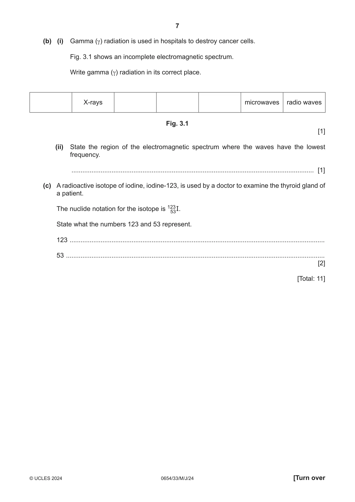 Cambridge IGCSE Sciences - Co-ordinated (Double) 0654 2024 May/June Paper 3 · Variant 3 question paper, page 7 of 32