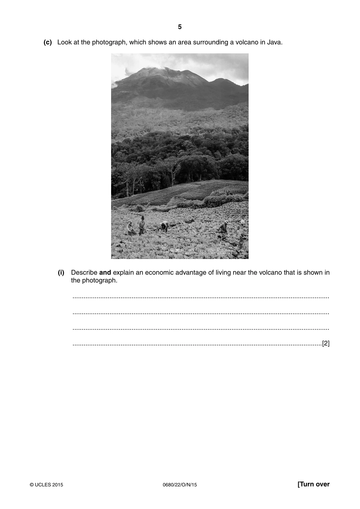 Cambridge IGCSE Environmental Management 0680 2015 Oct/Nov Paper 2 · Variant 2 question paper, page 5 of 16