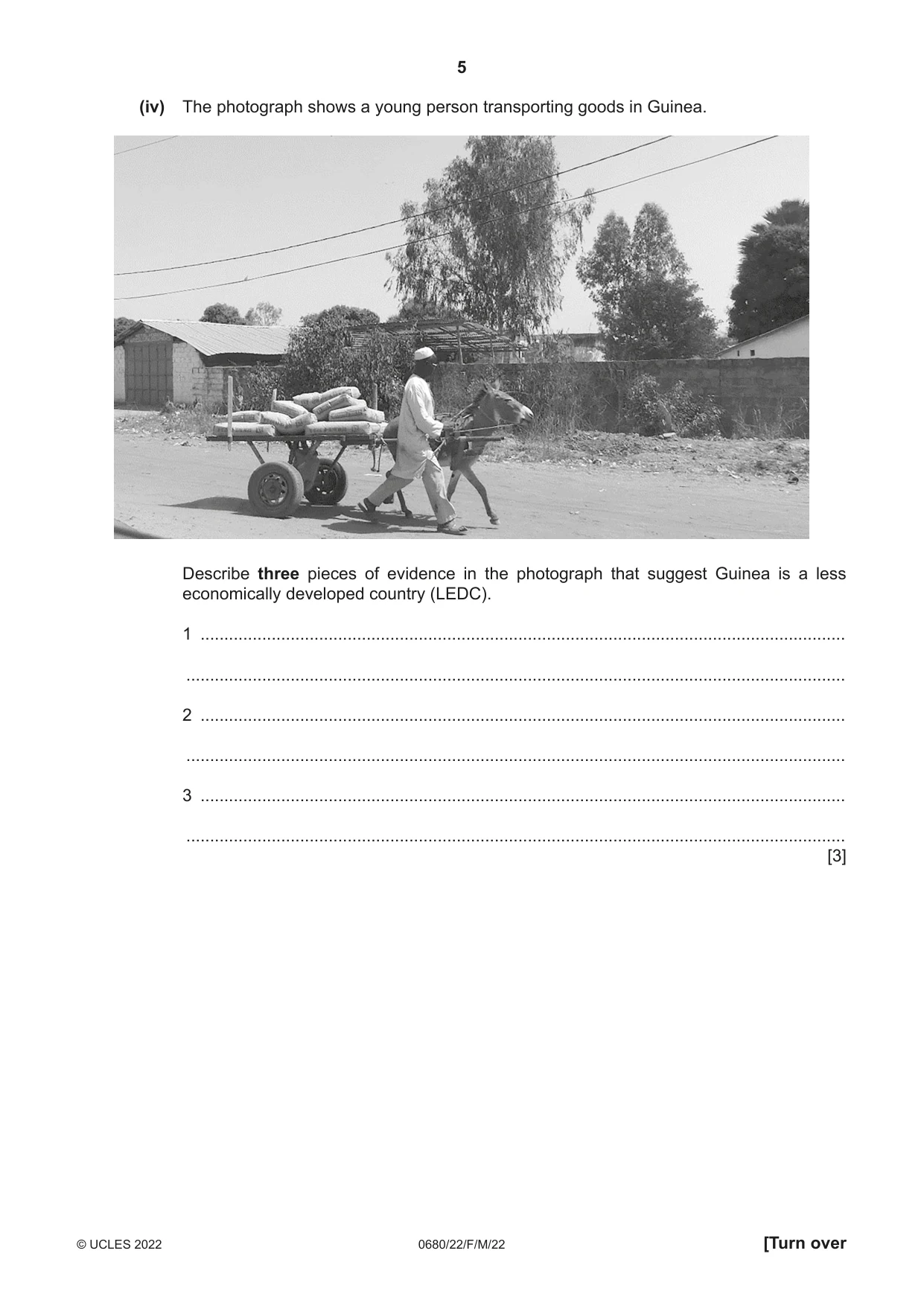 Cambridge IGCSE Environmental Management 0680 2022 Feb/March Paper 2 · Variant 2 question paper, page 5 of 20