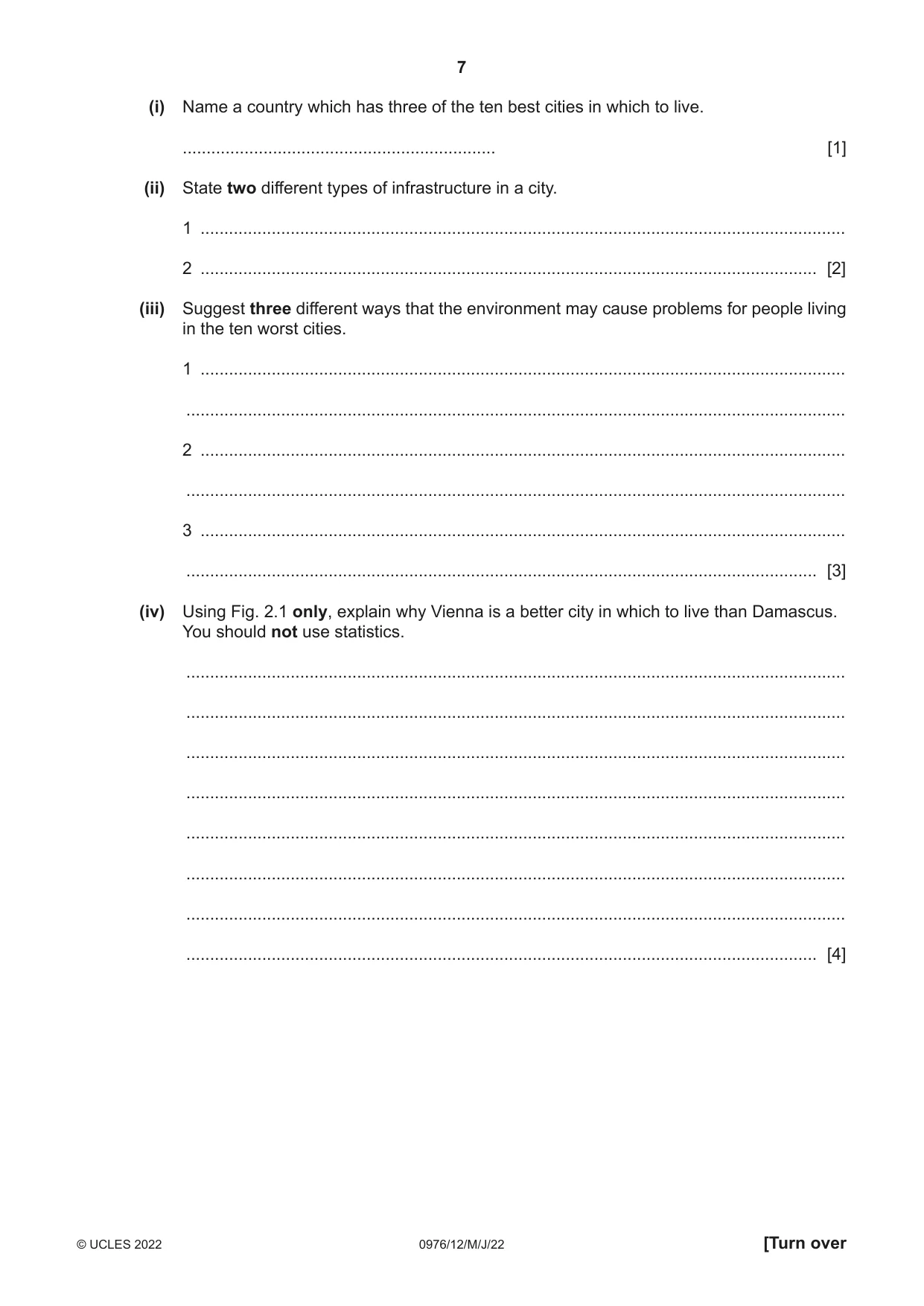 Cambridge IGCSE Geography (9-1) 0976 2022 May/June Paper 1 · Variant 2 question paper, page 7 of 24