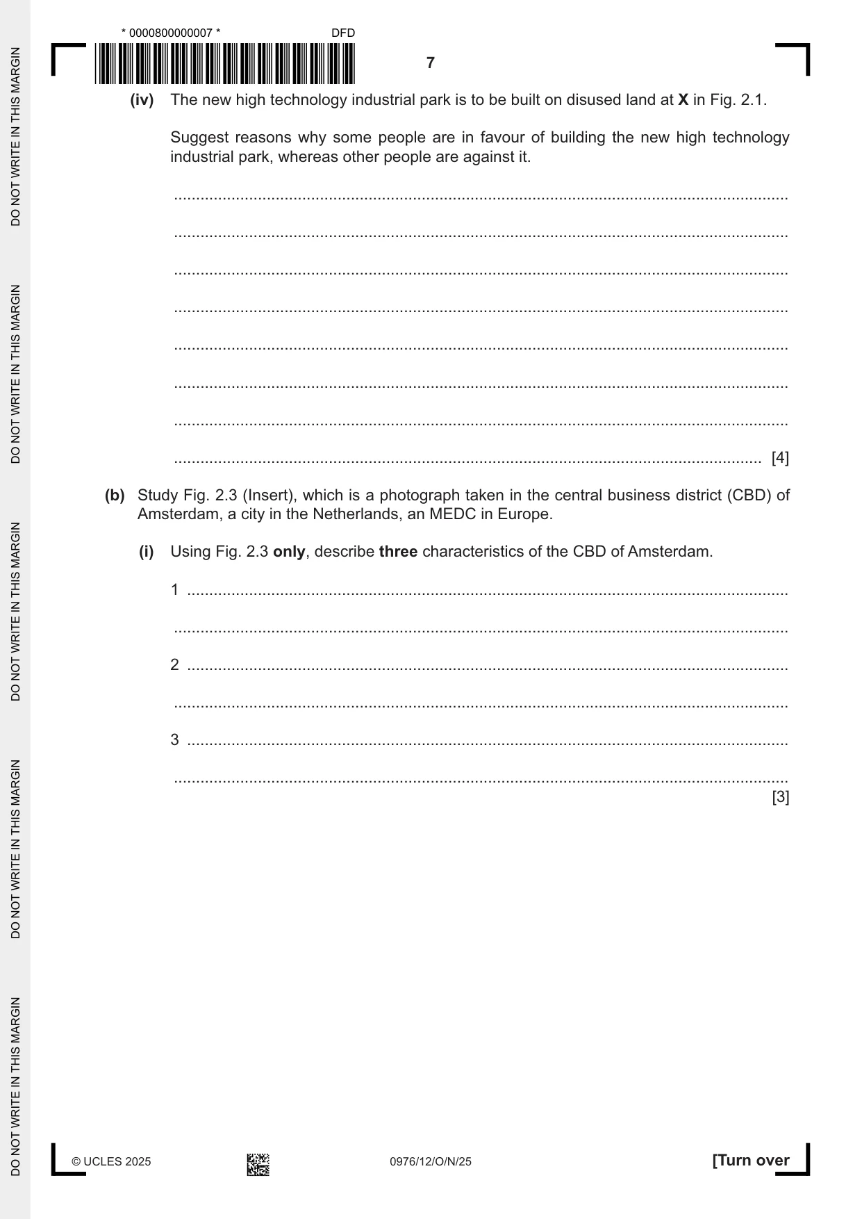 Cambridge IGCSE Geography (9-1) 0976 2025 Oct/Nov Paper 1 · Variant 2 question paper, page 7 of 28