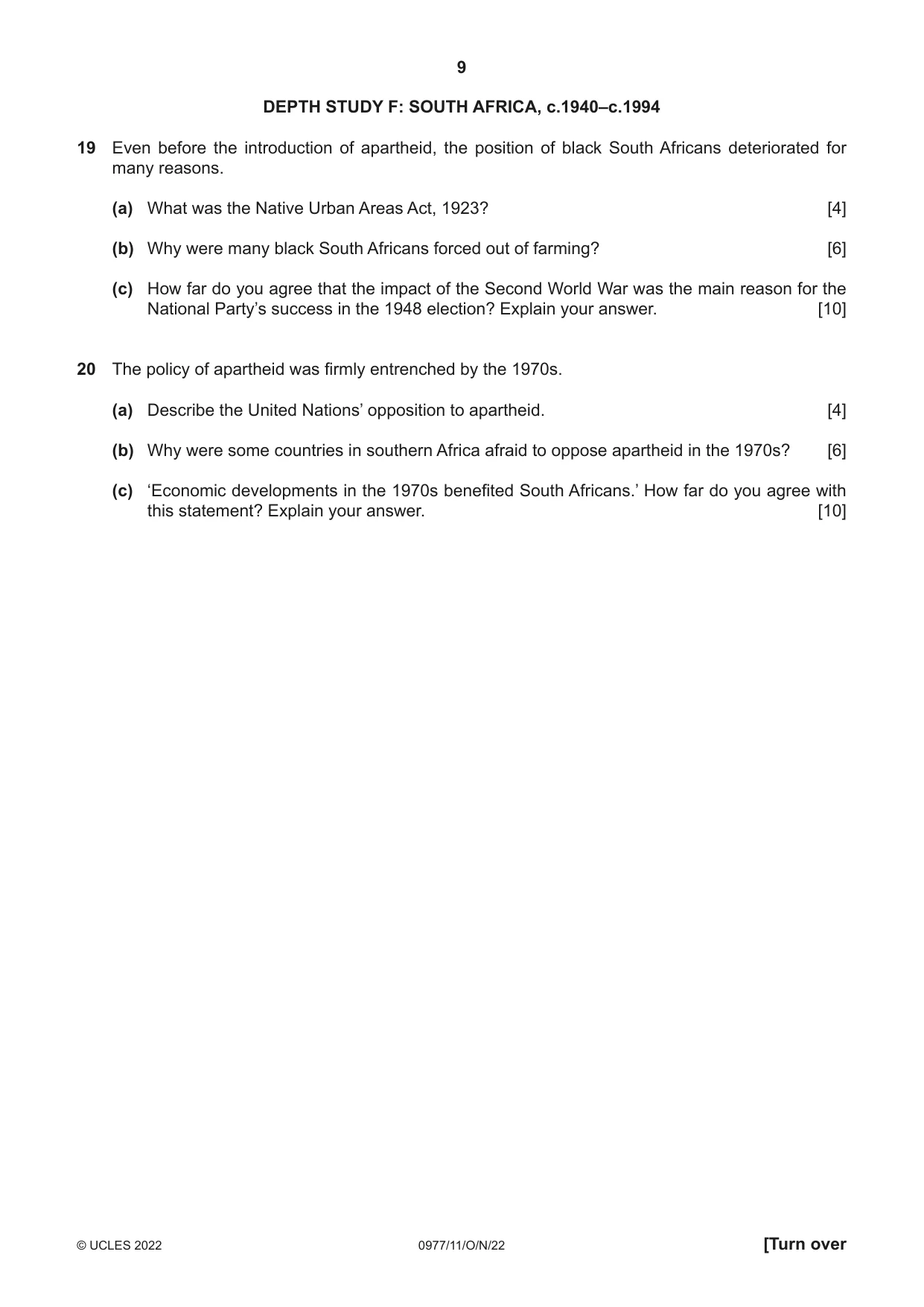 Cambridge IGCSE History (9-1) 0977 2022 Oct/Nov Paper 1 · Variant 1 question paper, page 9 of 12