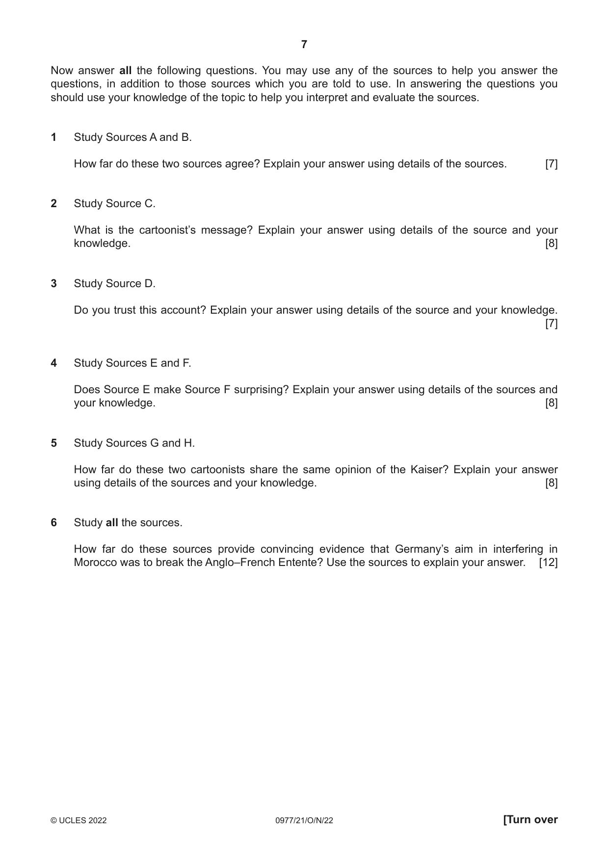Cambridge IGCSE History (9-1) 0977 2022 Oct/Nov Paper 2 · Variant 1 question paper, page 7 of 12
