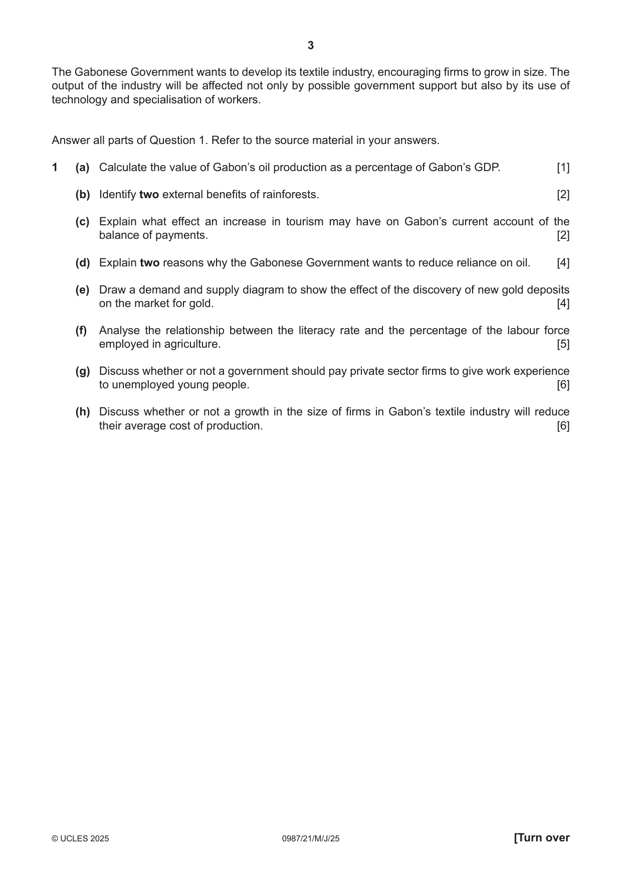 Cambridge IGCSE Economics (9-1) 0987 2025 May/June Paper 2 · Variant 1 question paper, page 3 of 8